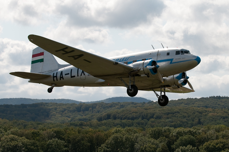 Lissunow Li-2 Cab